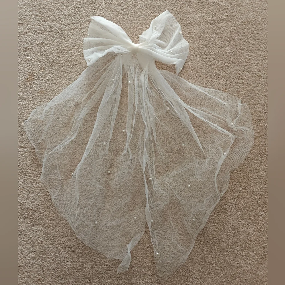 Bridal Hair Clip Pearl Bow - Picture 1 of 5